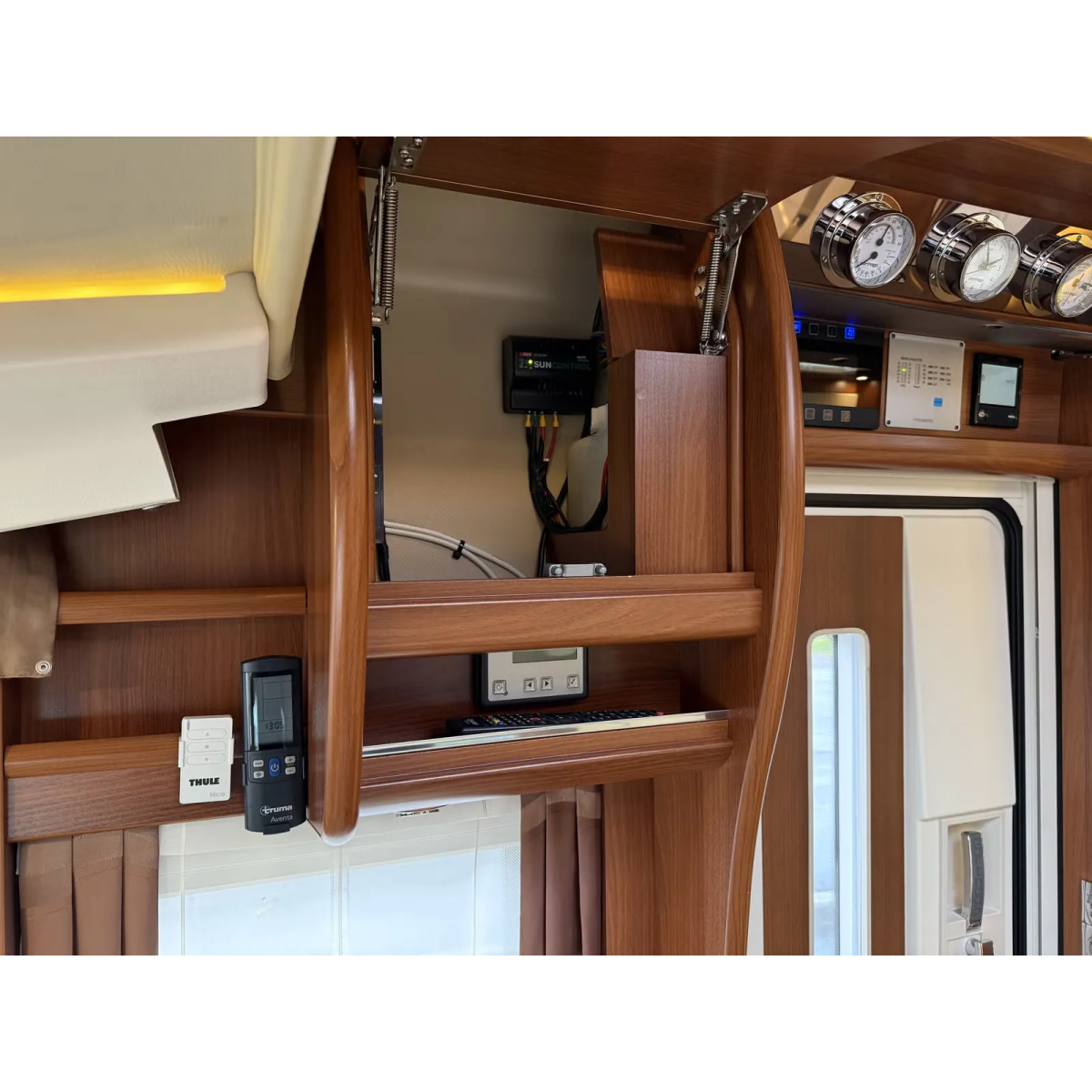 Carthago Chic E-Line I51QB Li