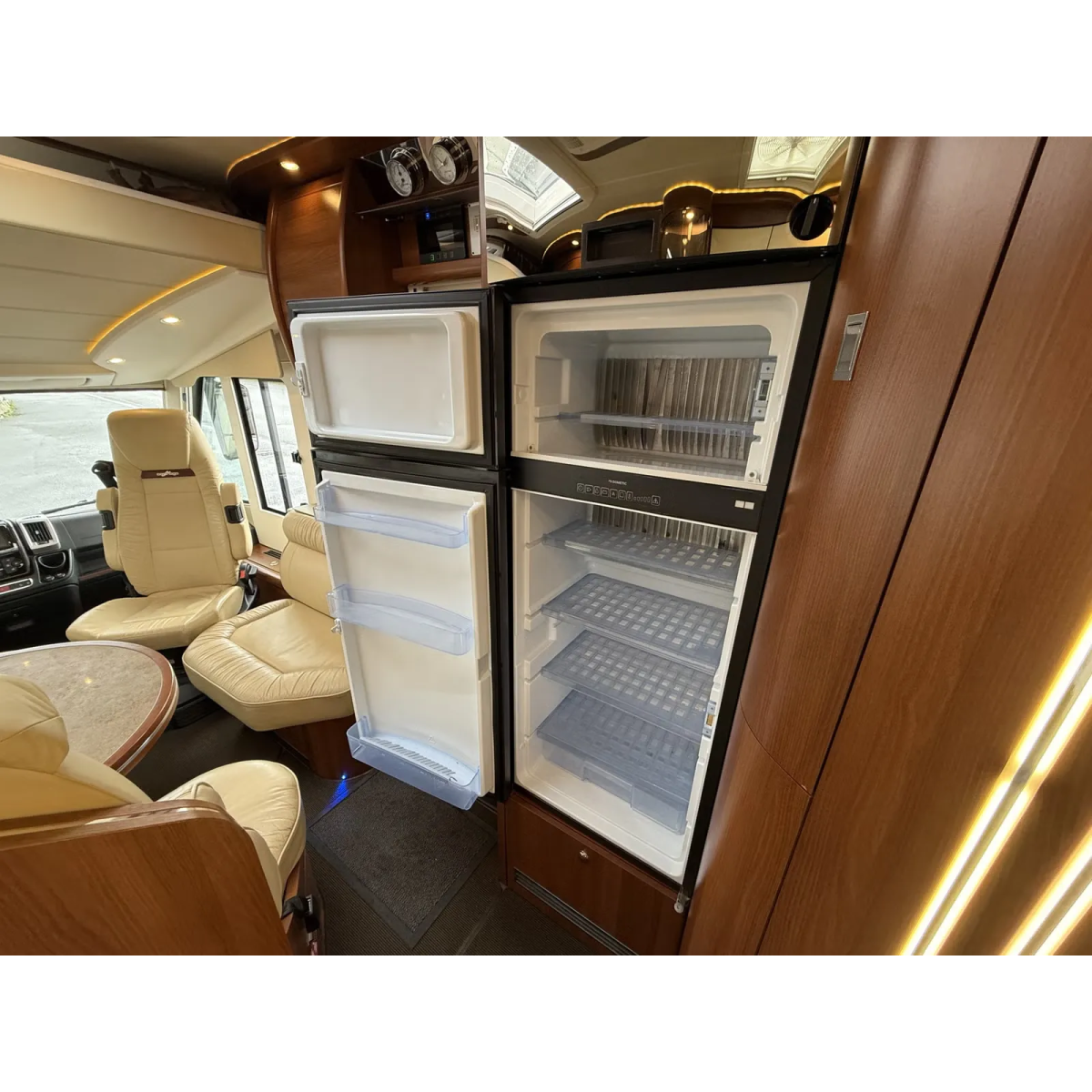 Carthago Chic E-Line I51QB Li