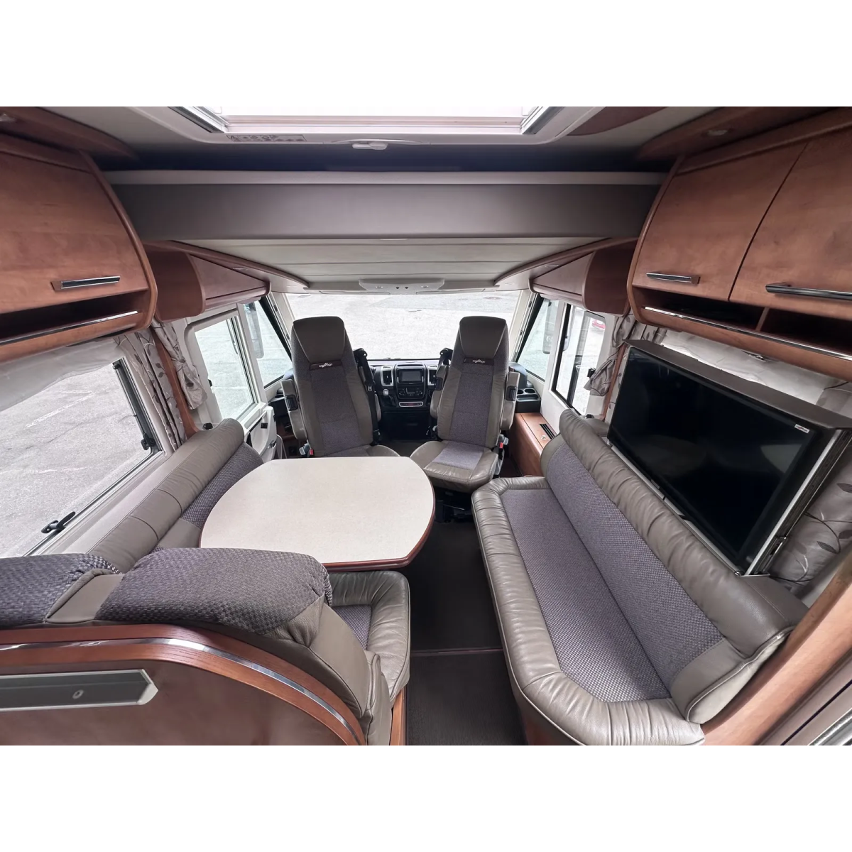 Carthago Chic C-Line XL 5.8 QB