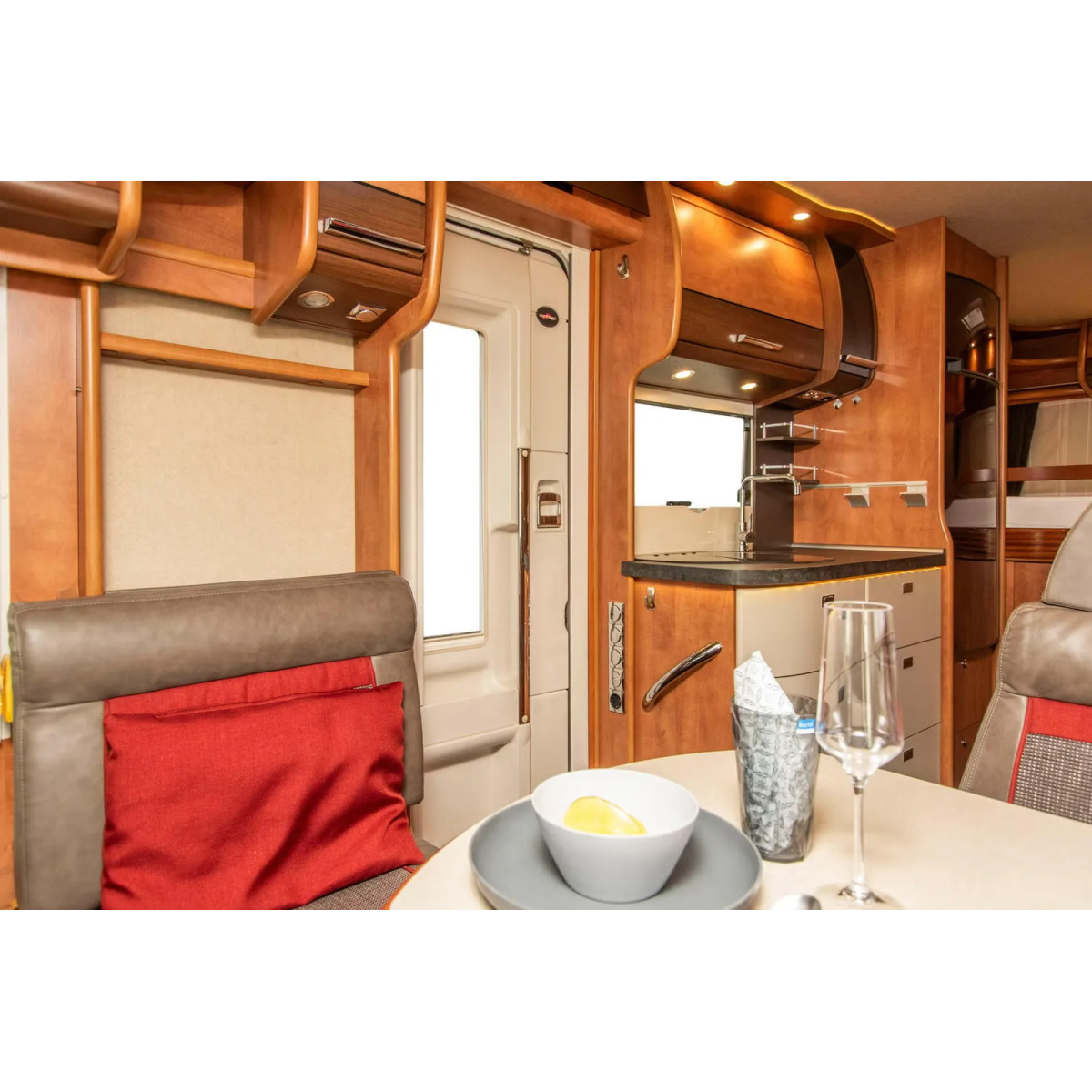 Carthago C-TOURER I 142