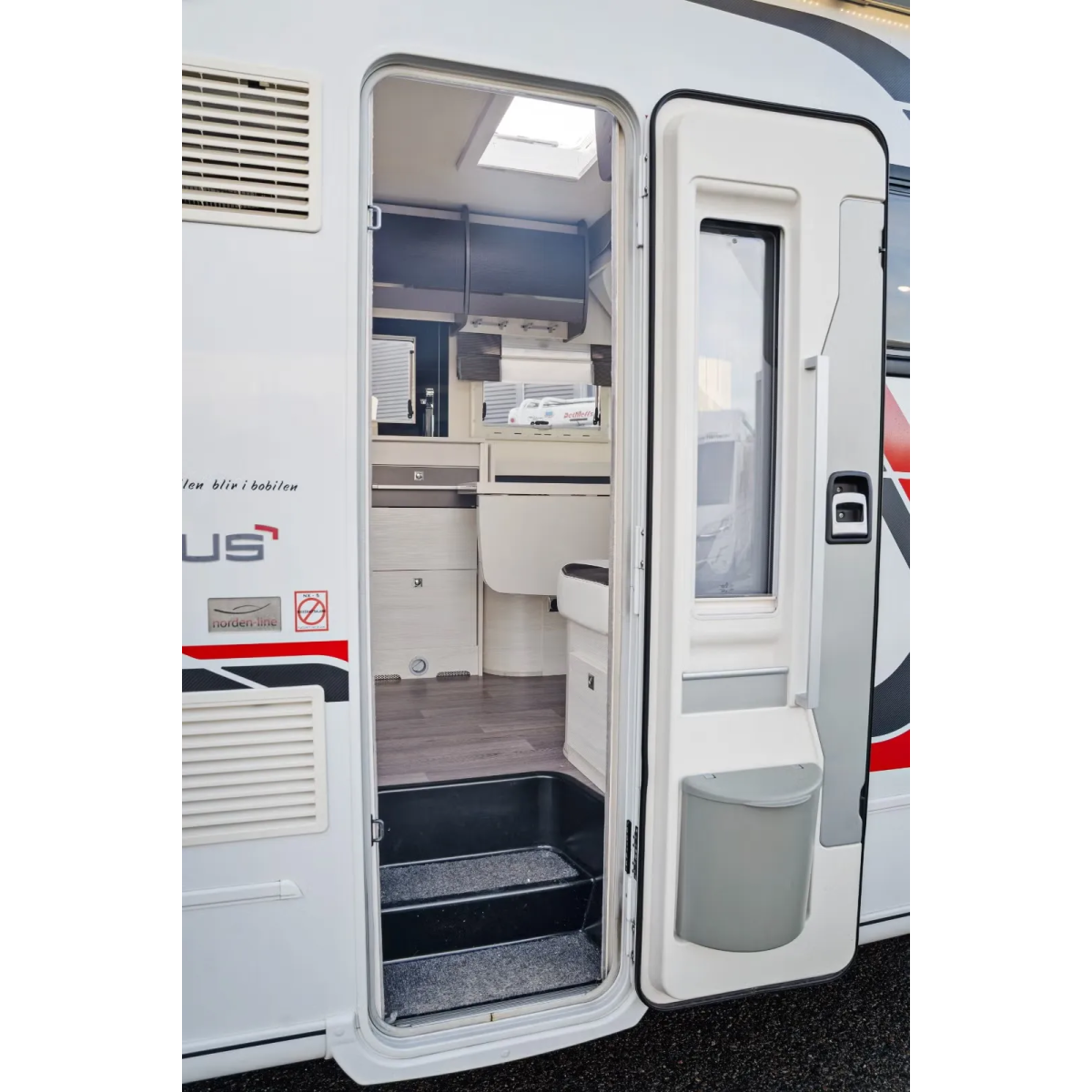Challenger SIRIUS 3067