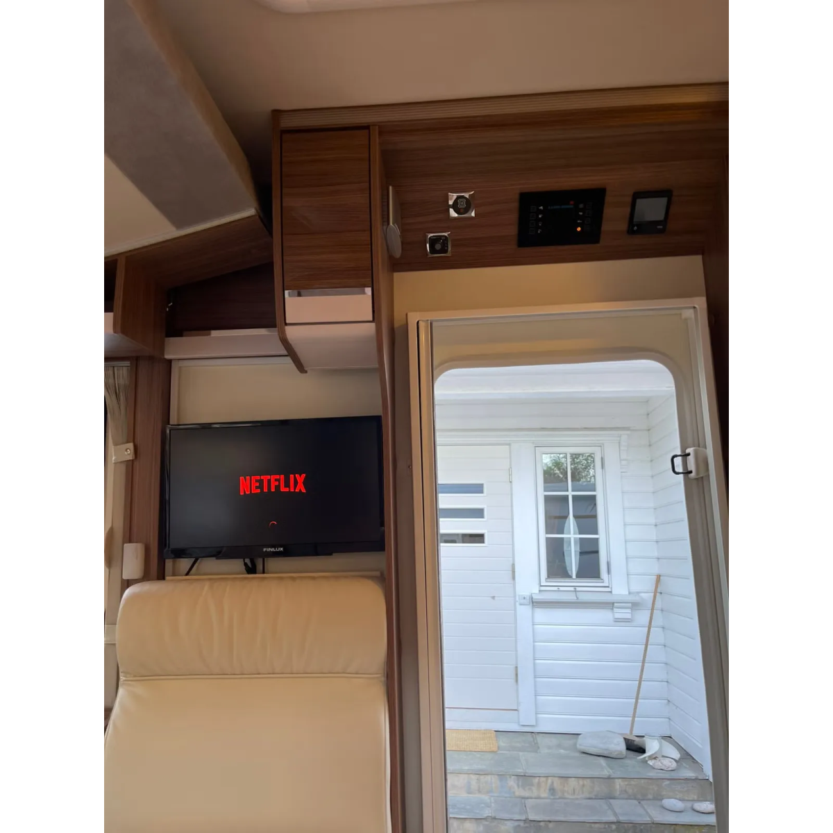 Eura Mobil Integra Line 695 QB