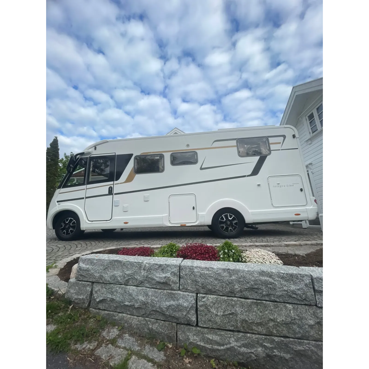 Eura Mobil Integra Line 695 QB