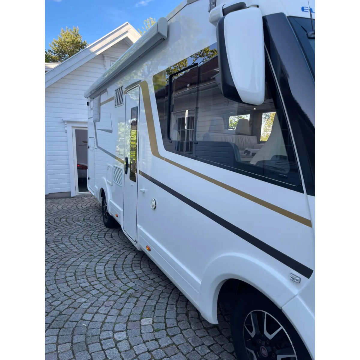 Eura Mobil Integra Line 695 QB