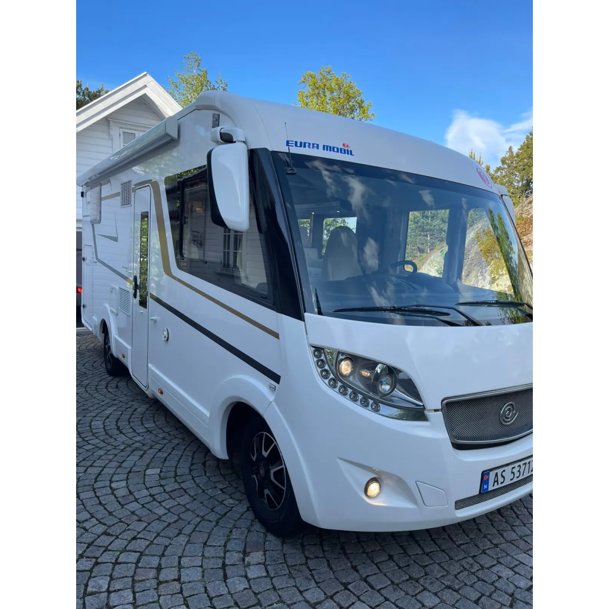Eura Mobil Integra Line 695 QB