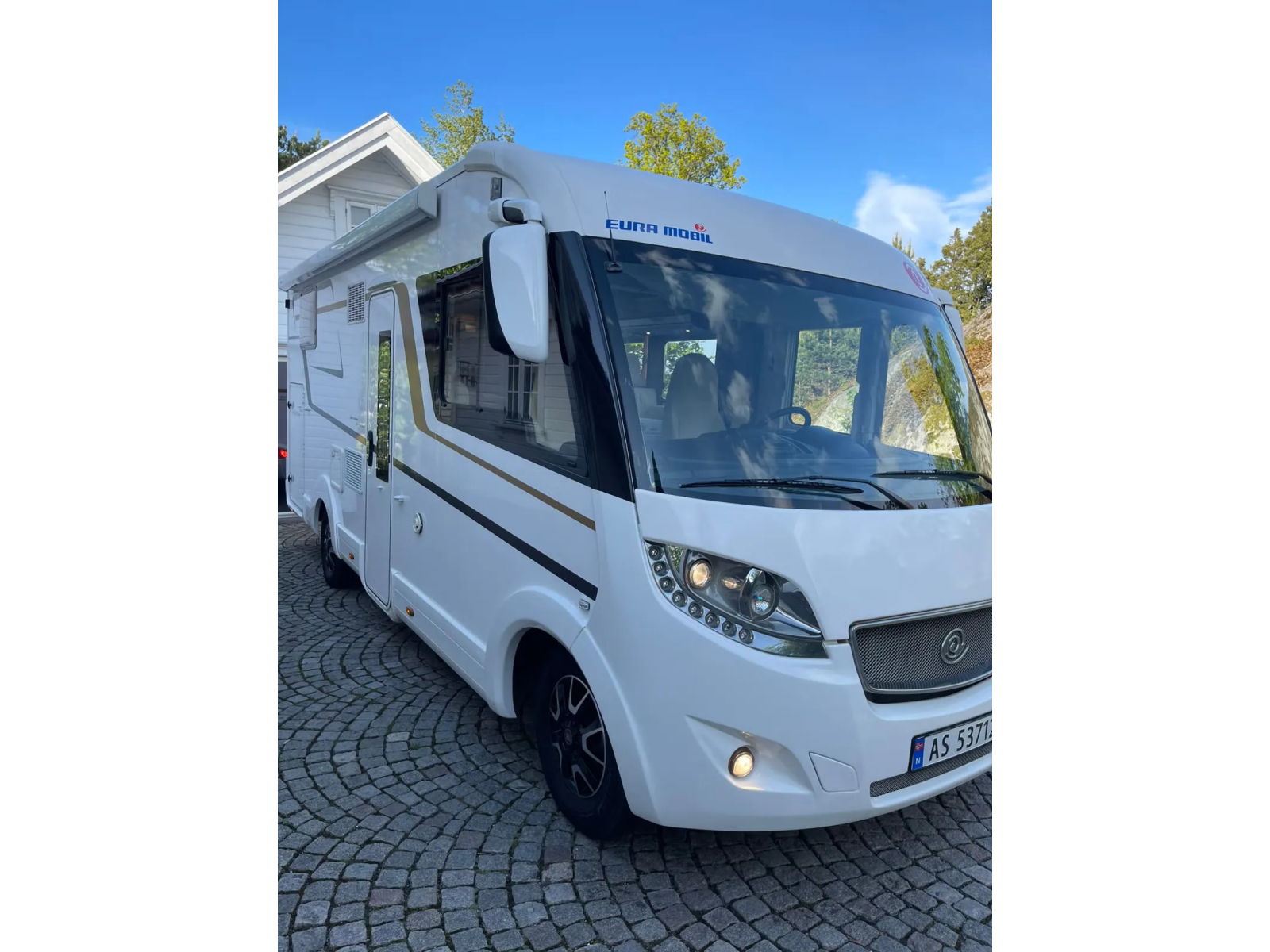 Eura Mobil Integra Line 695 QB