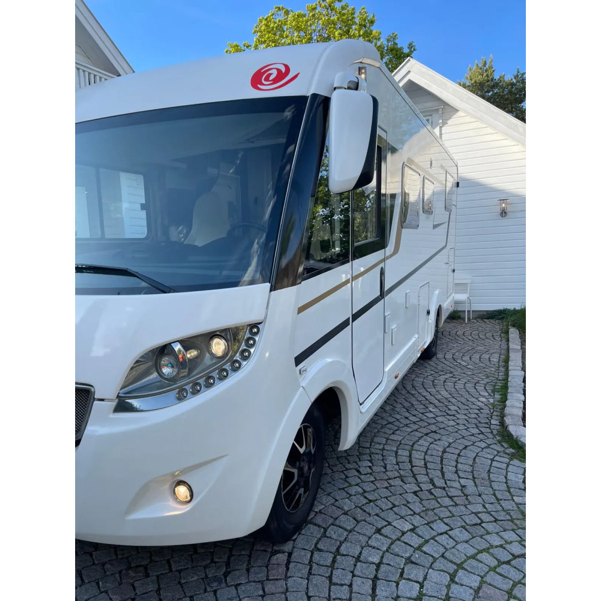 Eura Mobil Integra Line 695 QB