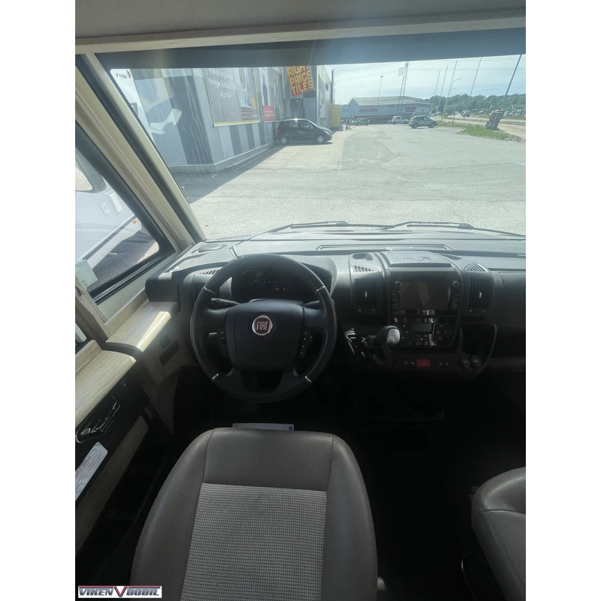Eura Mobil I 695 EB