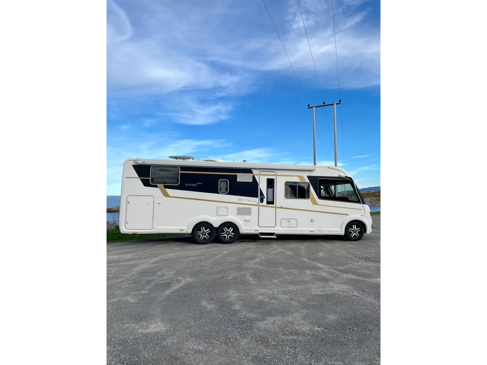 Eura Mobil Integra 890 QB