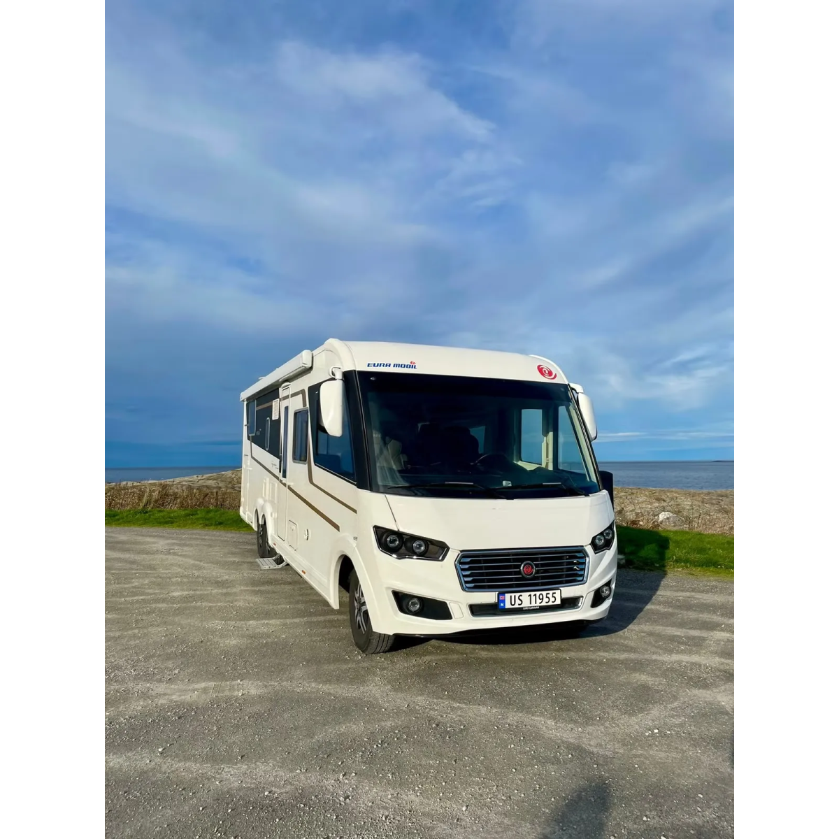 Eura Mobil Integra 890 QB