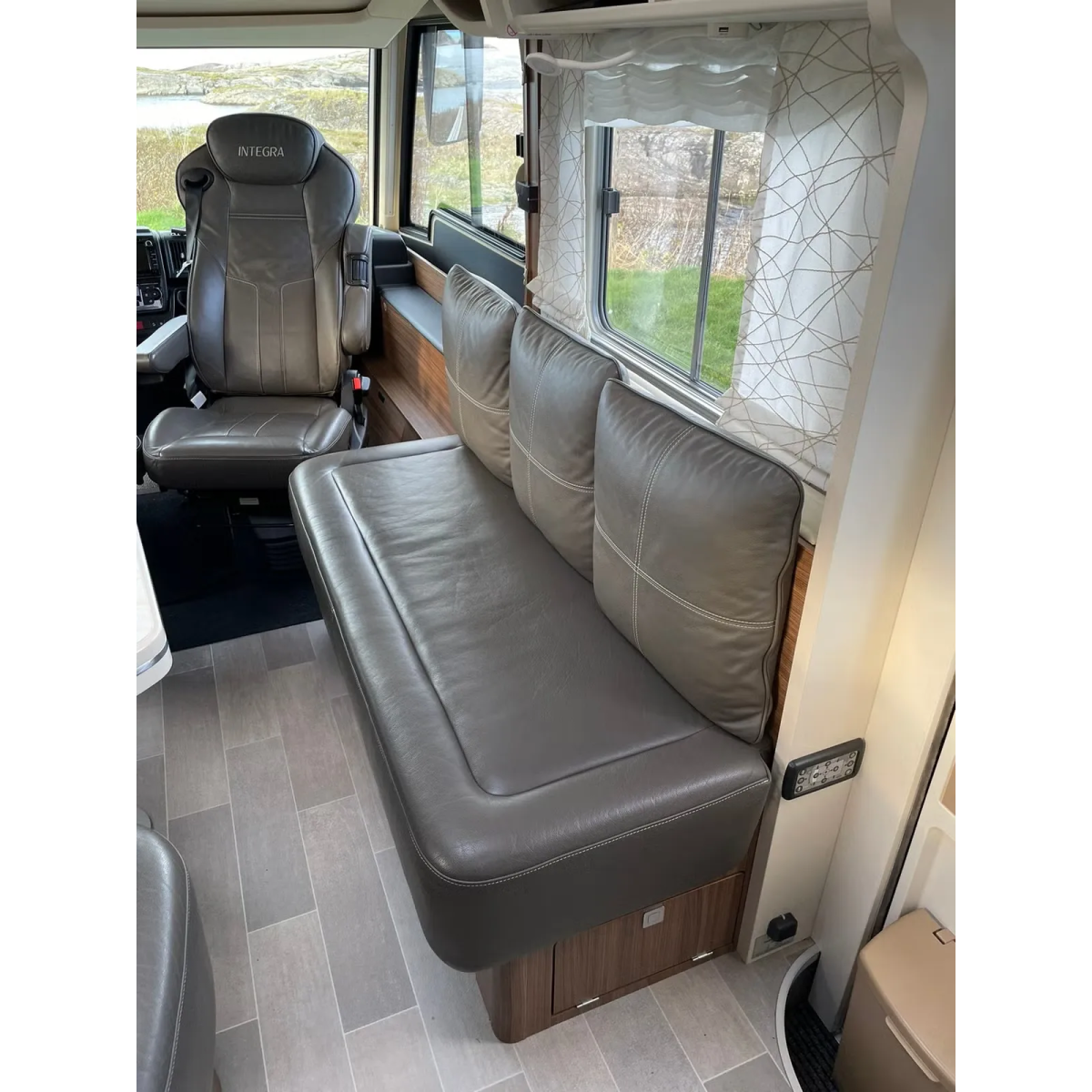 Eura Mobil Integra 890 QB