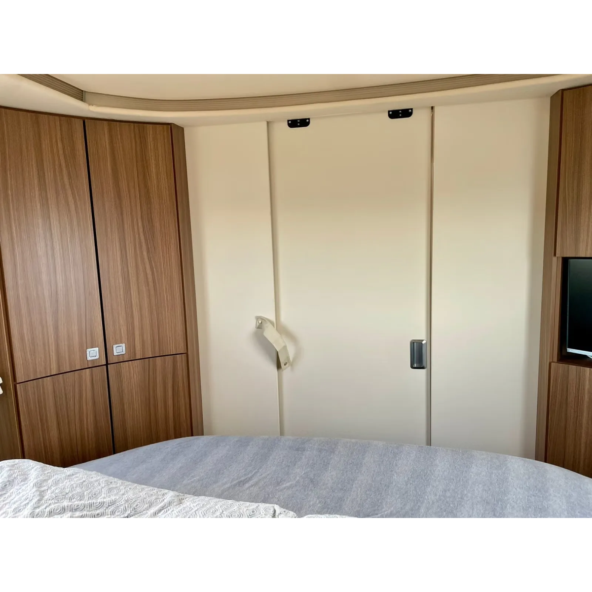 Eura Mobil Integra 890 QB
