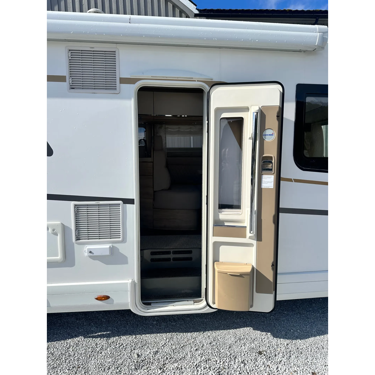 Eura Mobil Integra Line 720 QB