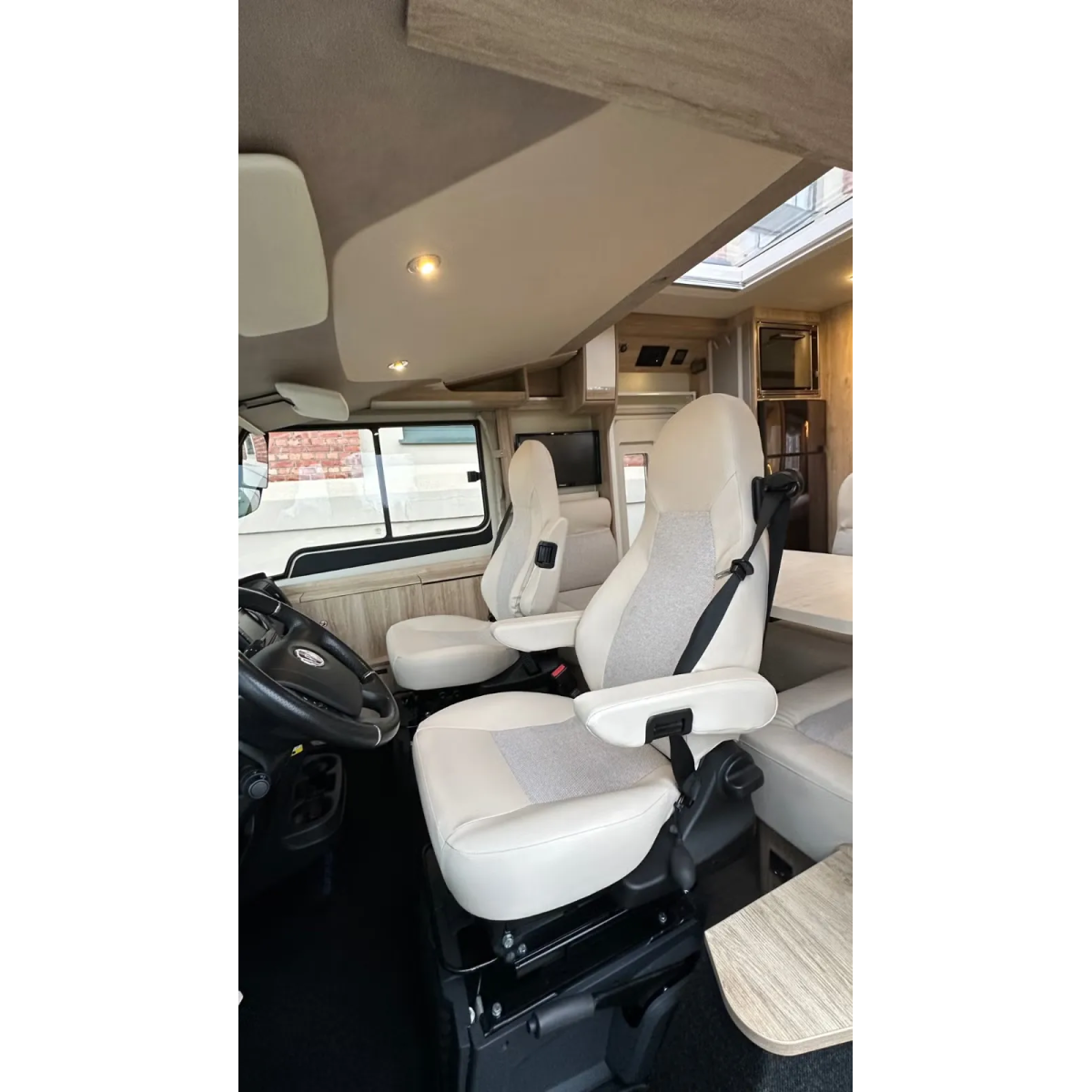 Eura Mobil IL 730 EB