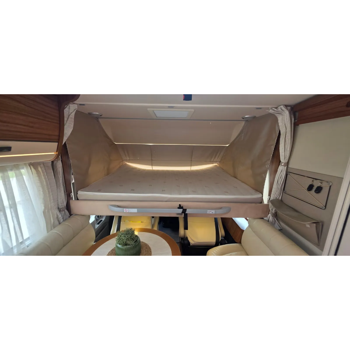 Hymer B 704 SL