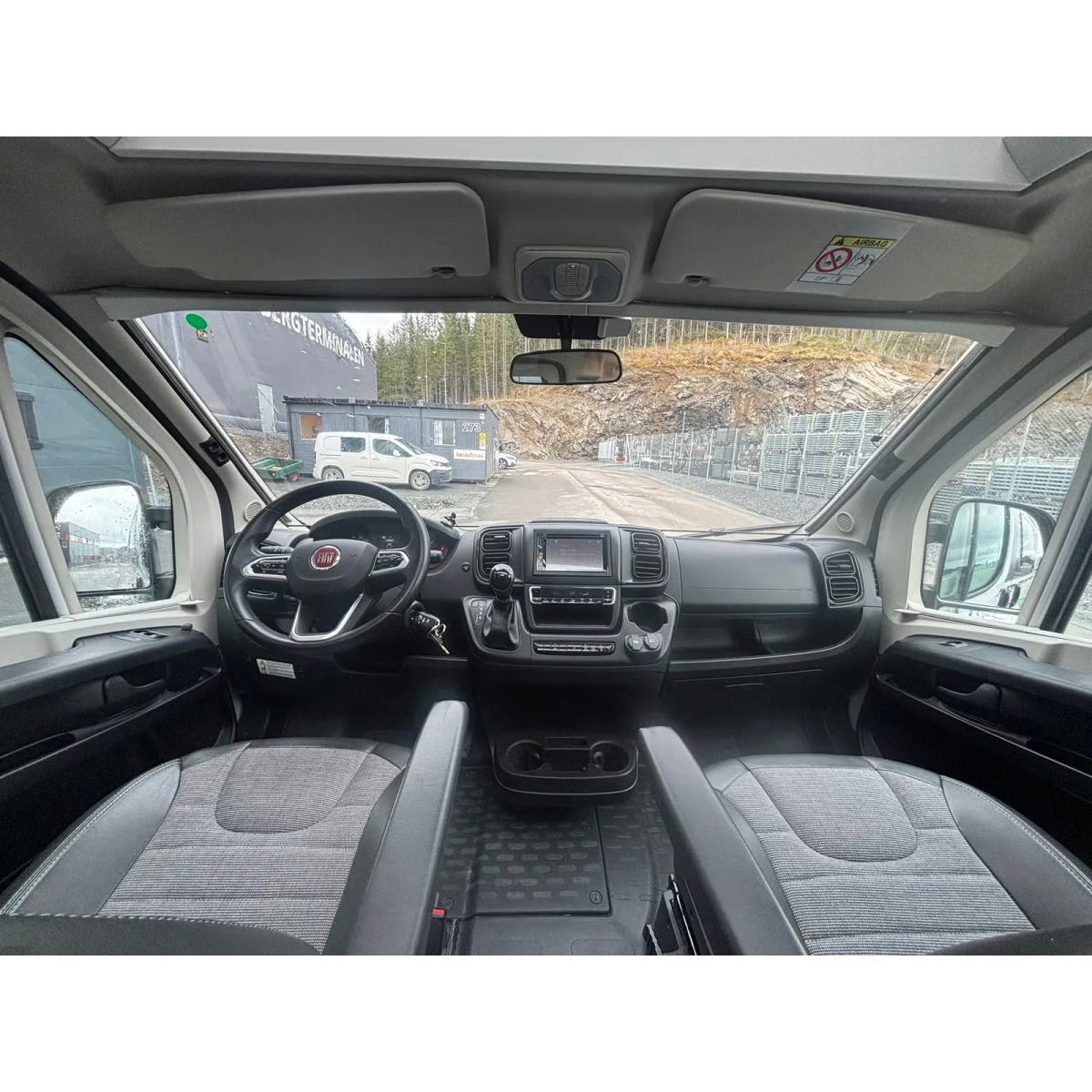 Adria Twin Supreme 600 SPB/9