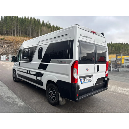 Adria Twin Supreme 600 SPB/9