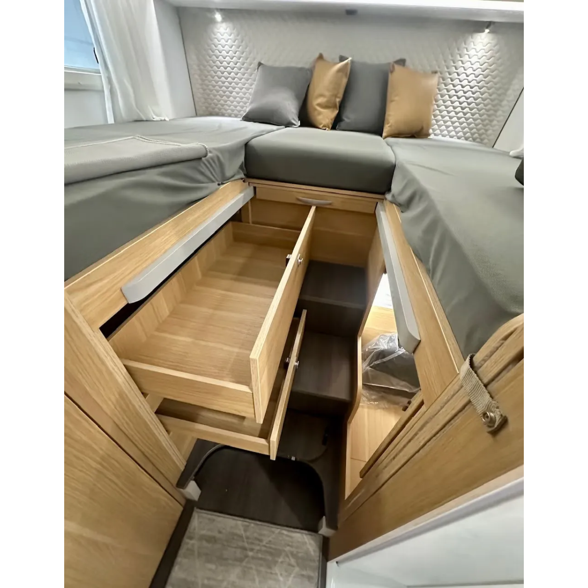 Adria Coral Plus 670 SL