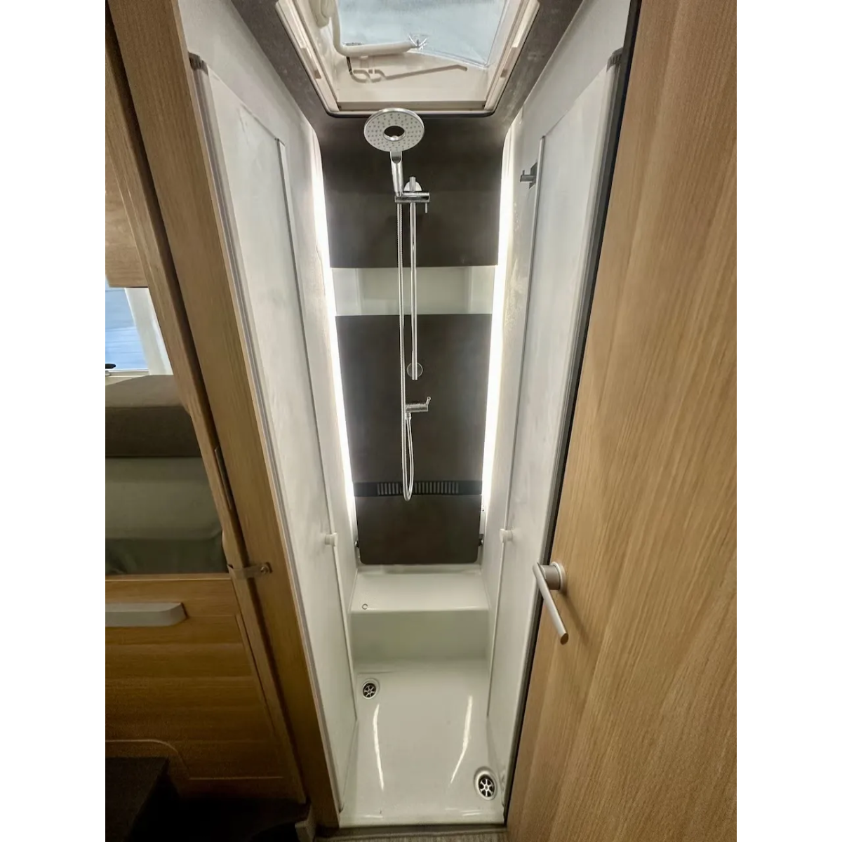 Adria Coral Plus 670 SL