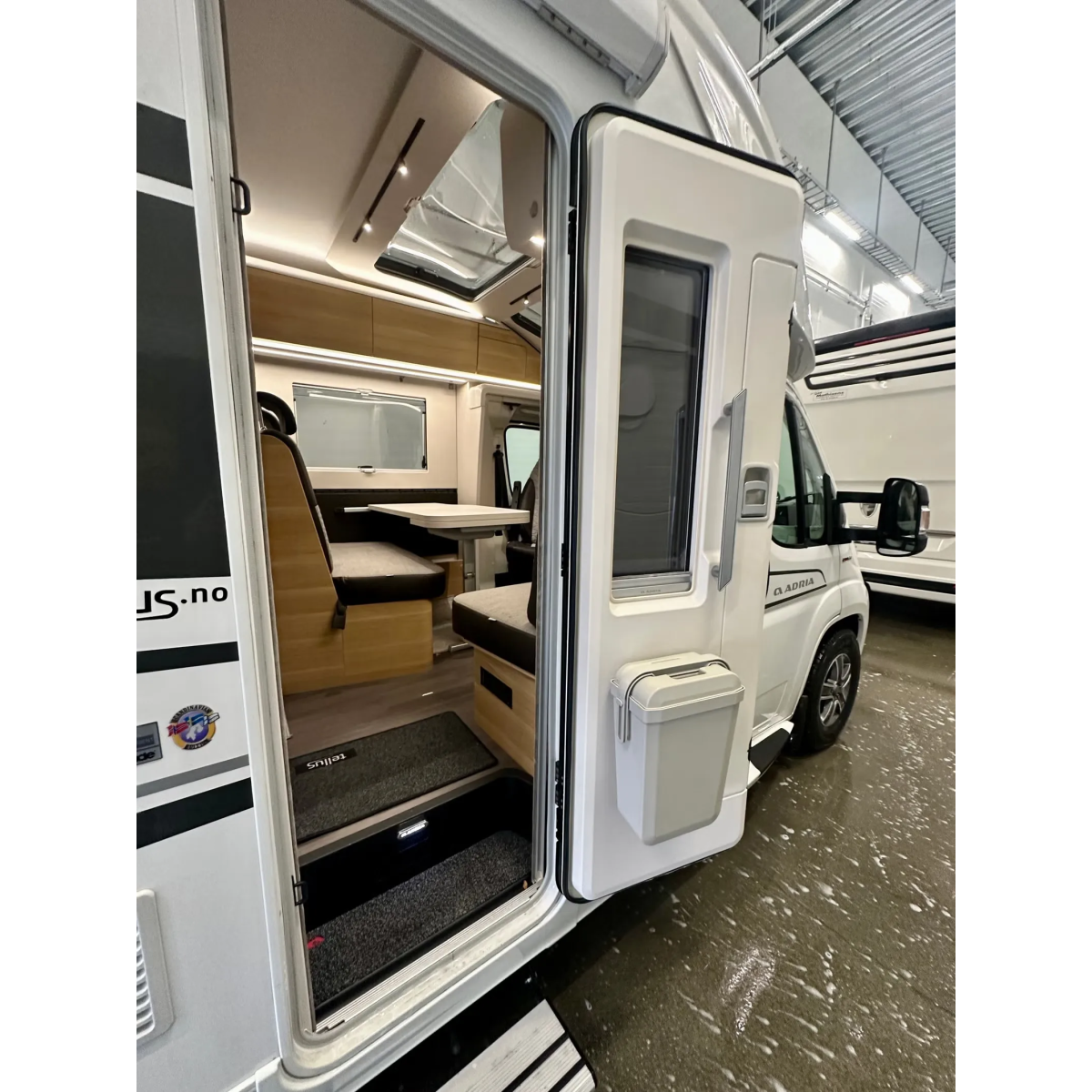 Adria Coral Plus 670 SL