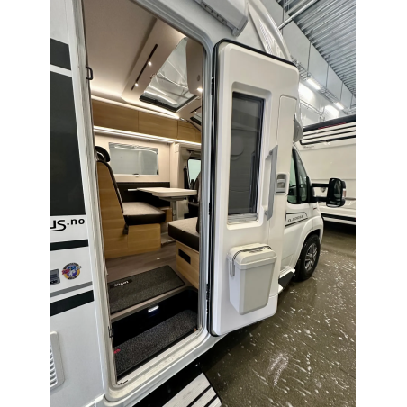 Adria Coral Plus 670 SL