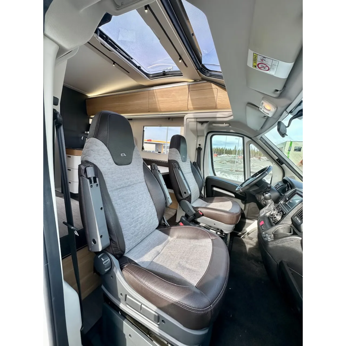 Adria Coral Plus 670 SL