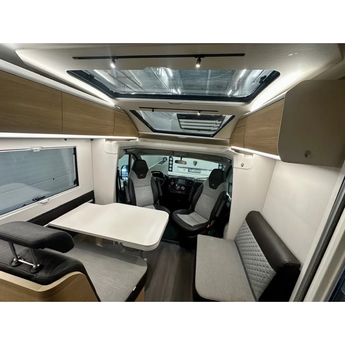 Adria Coral Plus 670 SL