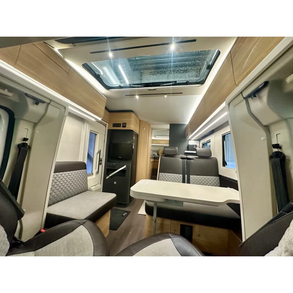 Adria Coral Plus 670 SL