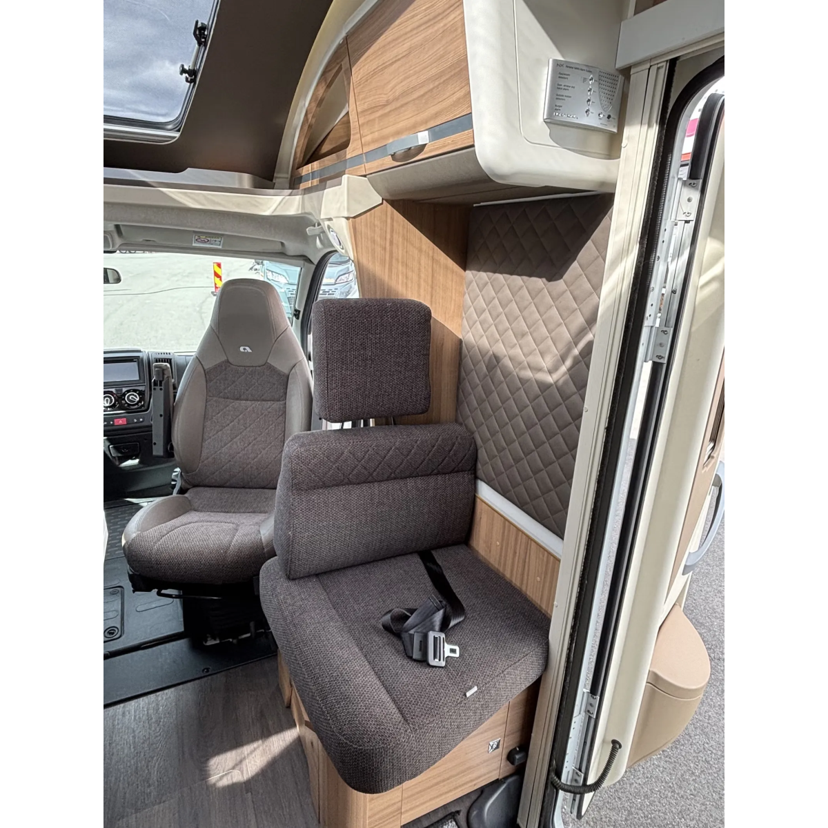 Adria Coral 670 SLT