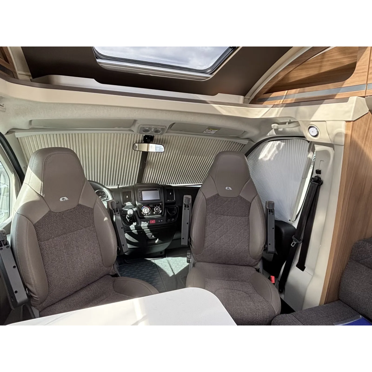 Adria Coral 670 SLT