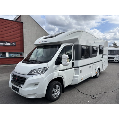 Adria Coral 670 SLT