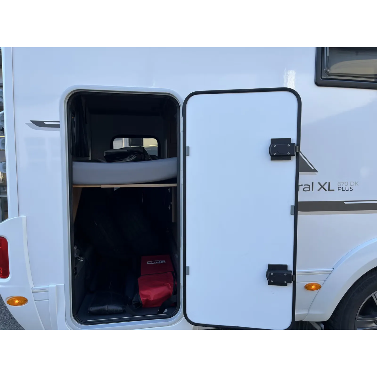 Adria CORAL XL A 670 DK