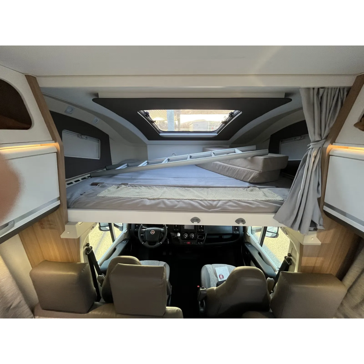 Adria CORAL XL A 670 DK